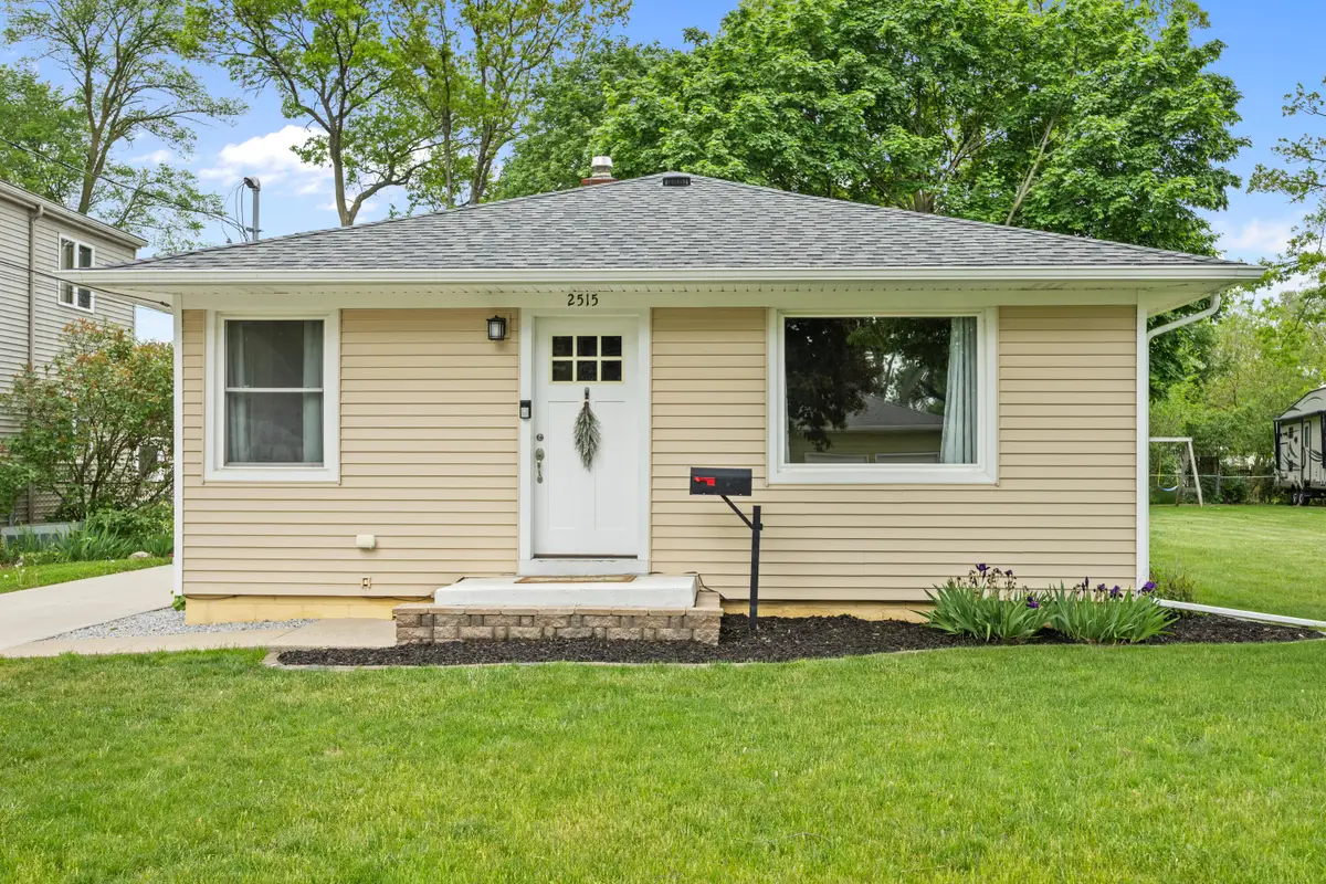 2515 De Laat Avenue Sw, Wyoming, MI 49519 - #1