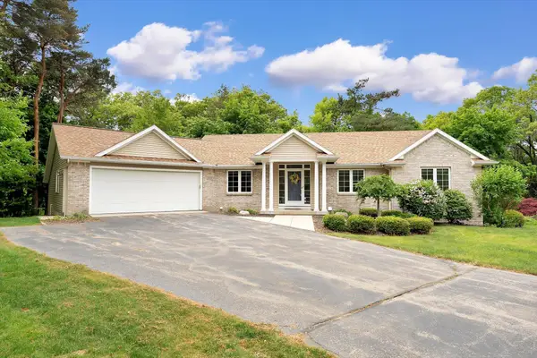 2510 Thoreau Court Ne, Grand Rapids, MI 49525