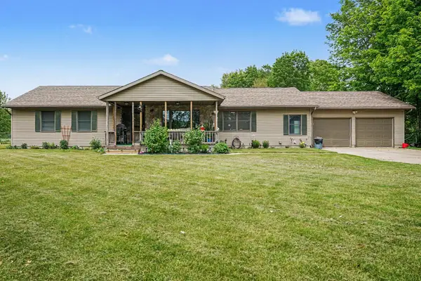 22180 Redfield Street, Edwardsburg, MI 49112