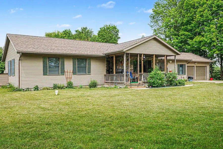 22180 Redfield Street, Edwardsburg, MI 49112 - #2