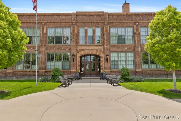 156 W 11th Street #106, Holland, MI 49423
