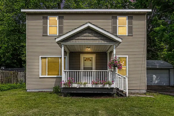 919 Charles Street, Plainwell, MI 49080