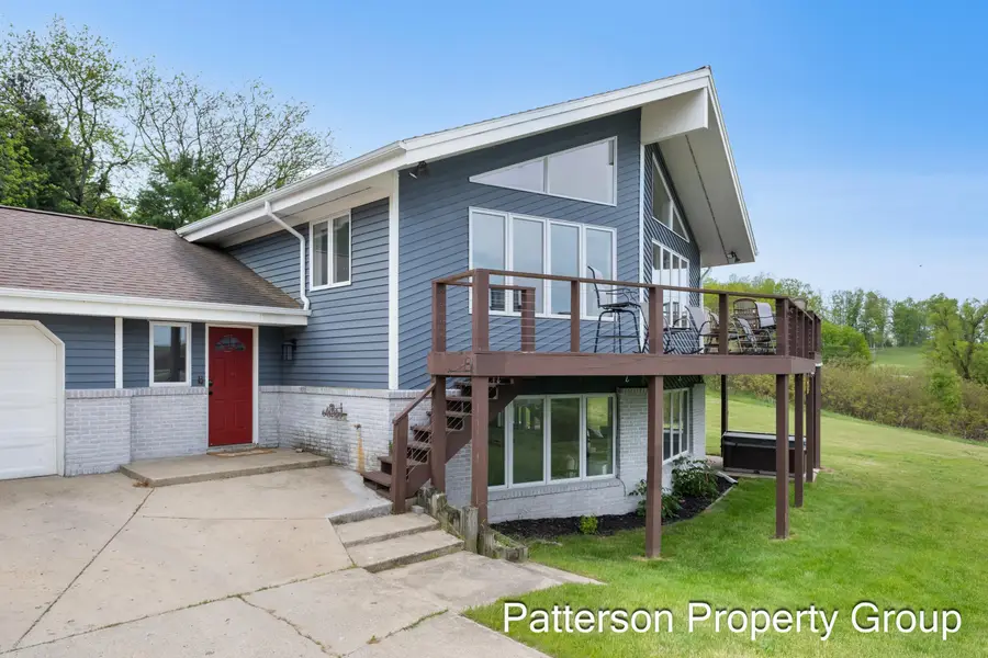 4154 S Sunset Drive, Fremont, MI 49412 - #3