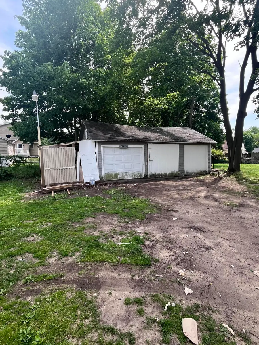 2642 Bow Street, Jackson, MI 49203 - #3