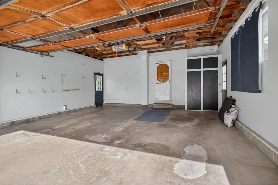1653 Gary Paul Lane, Jackson, MI 49203 - #3
