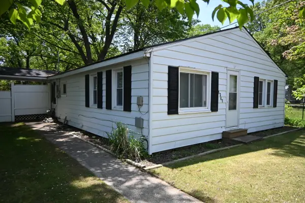 1341 E Summit Avenue, Norton Shores, MI 49444