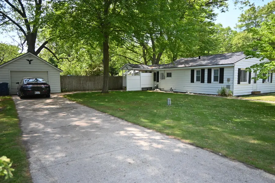 1341 E Summit Avenue, Norton Shores, MI 49444 - #3
