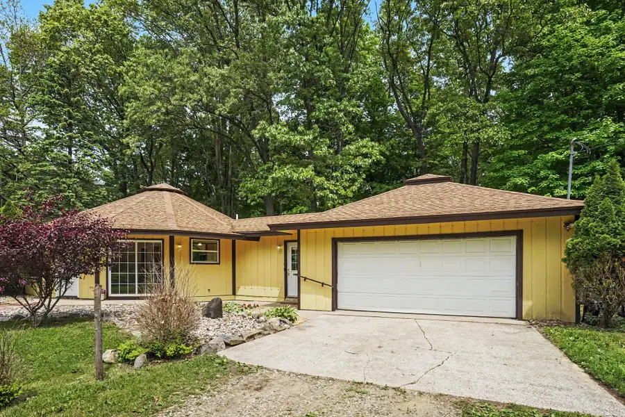 2308 N 33rd Street, Galesburg, MI 49053 - #2