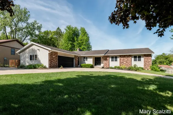 2650 Oldepointe Drive Ne, Grand Rapids, MI 49525