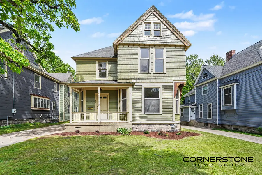 254 James Avenue Se, Grand Rapids, MI 49503 - #2