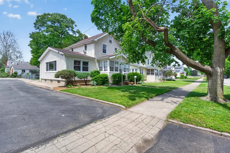 214 N Durand Street, Jackson, MI 49202 - #3
