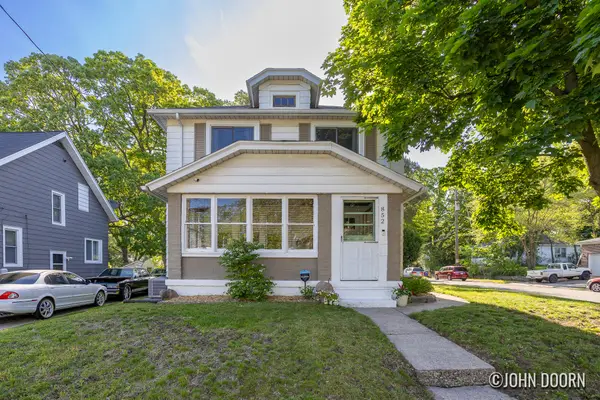 852 Diamond Avenue Ne, Grand Rapids, MI 49503