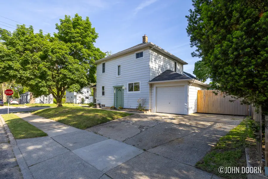 852 Diamond Avenue Ne, Grand Rapids, MI 49503 - #2
