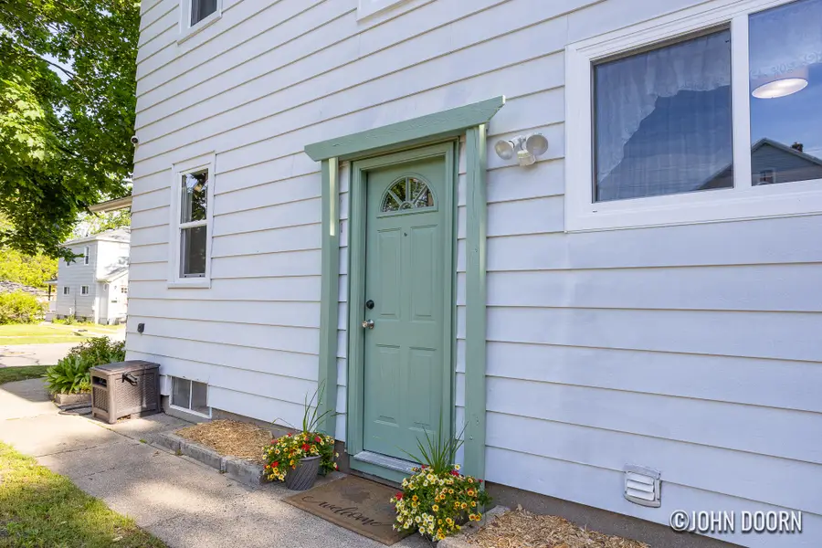 852 Diamond Avenue Ne, Grand Rapids, MI 49503 - #3