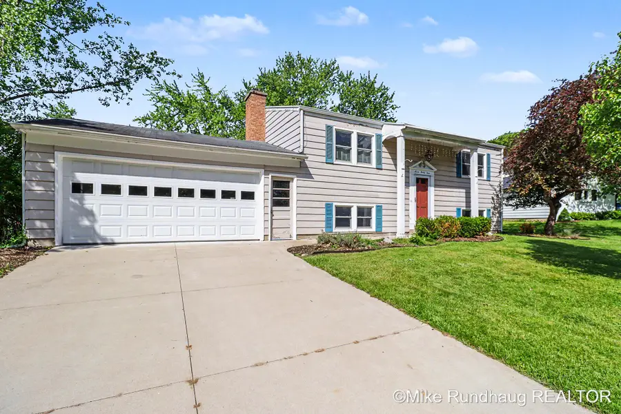 723 Marbury Se, Ada, MI 49301 - #2