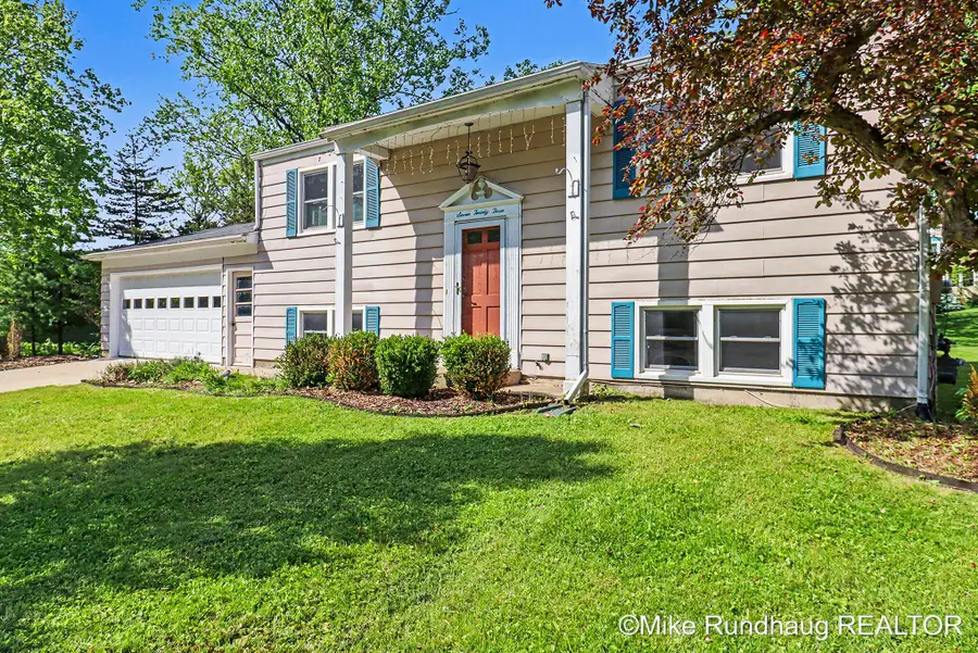 723 Marbury Se, Ada, MI 49301 - #3