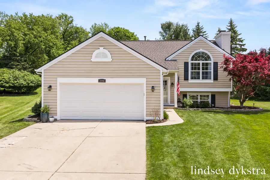2206 Thistledowne Drive Ne, Grand Rapids, MI 49505 - #2