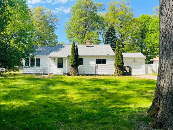 1892 Crestwood Lane, Muskegon, MI 49441
