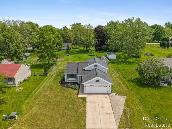 233 Jennifer Lane, Holland, MI 49423