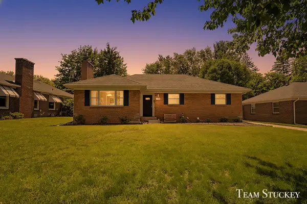 216 Boltwood Drive Ne, Grand Rapids, MI 49505