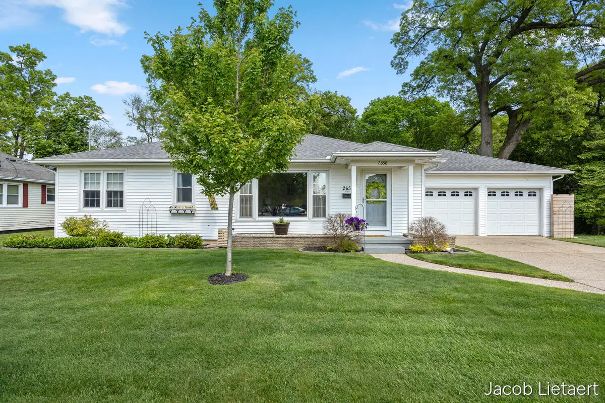 2658 Carlton Avenue Ne, Grand Rapids, MI 49505 - #1