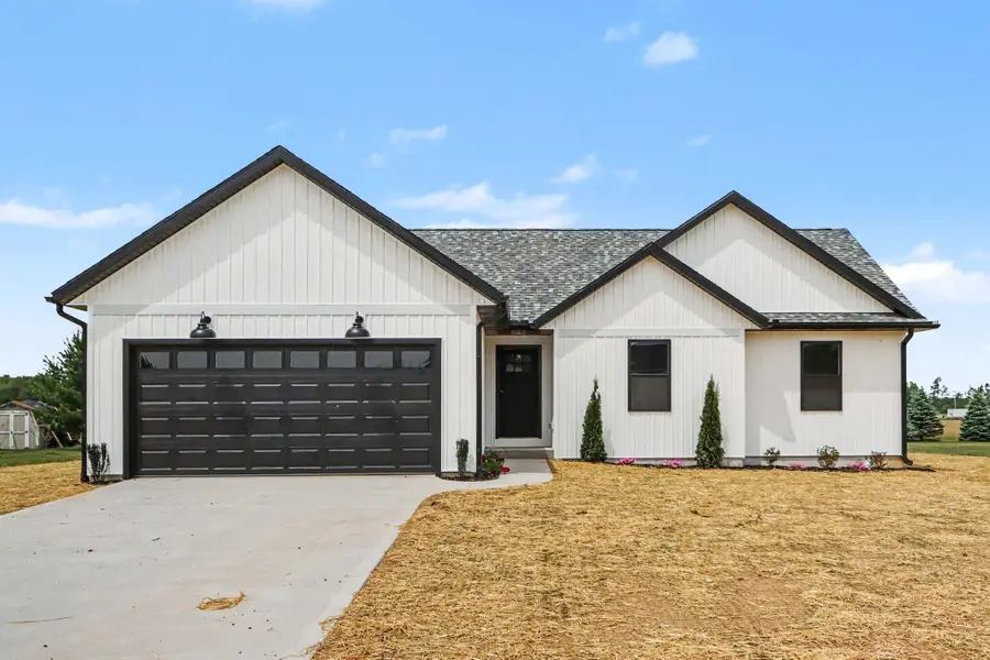 124 Jeremy Street, Constantine, MI 49042 - #2