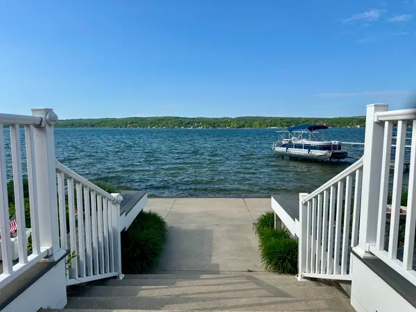 4554 Crescent Beach Road, Onekama, MI 49675