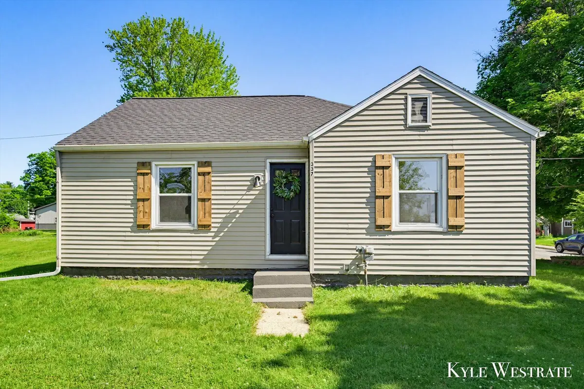 337 E Grant Street, Hastings, MI 49058 - #1