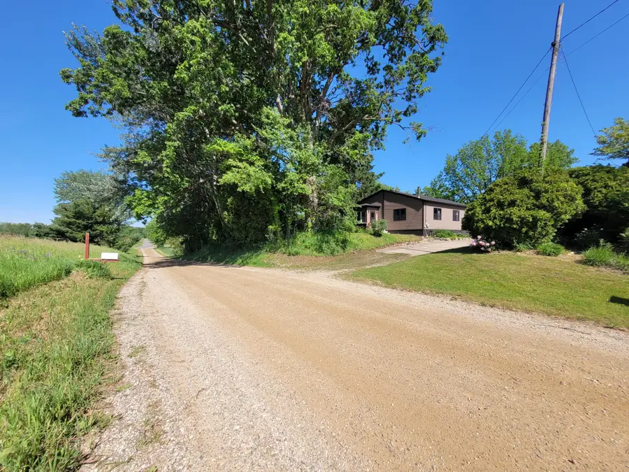 9007 Lake Road, Berrien Center, MI 49102 - #3