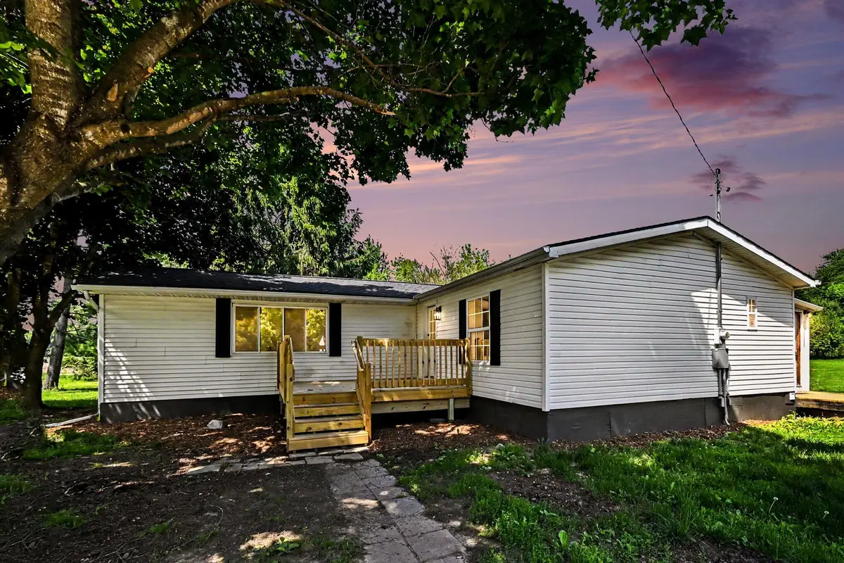 2795 S Bradley Road, Charlotte, MI 48813 - #1