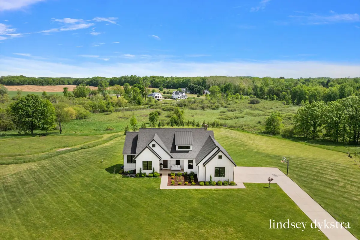 3526 Winding Stream Drive Nw, Grand Rapids, MI 49534 - #1