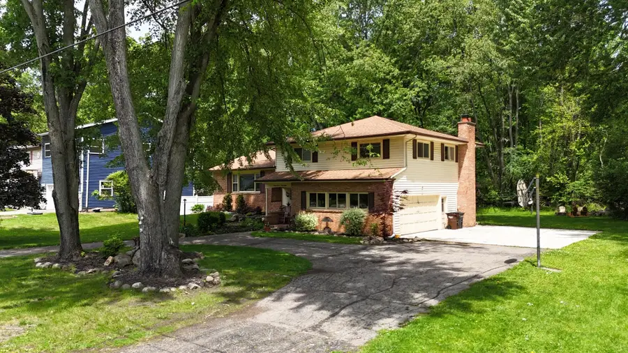 2728 Forest Lake Drive, Jackson, MI 49203 - #3