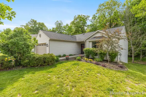 1663 Barnsley Court Se, Lowell, MI 49331