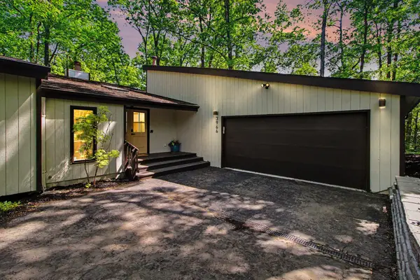 3966 Penberton Drive, Ann Arbor, MI 48105