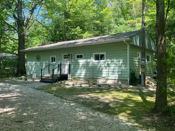 8417 W Shore Drive, Grand Junction, MI 49056