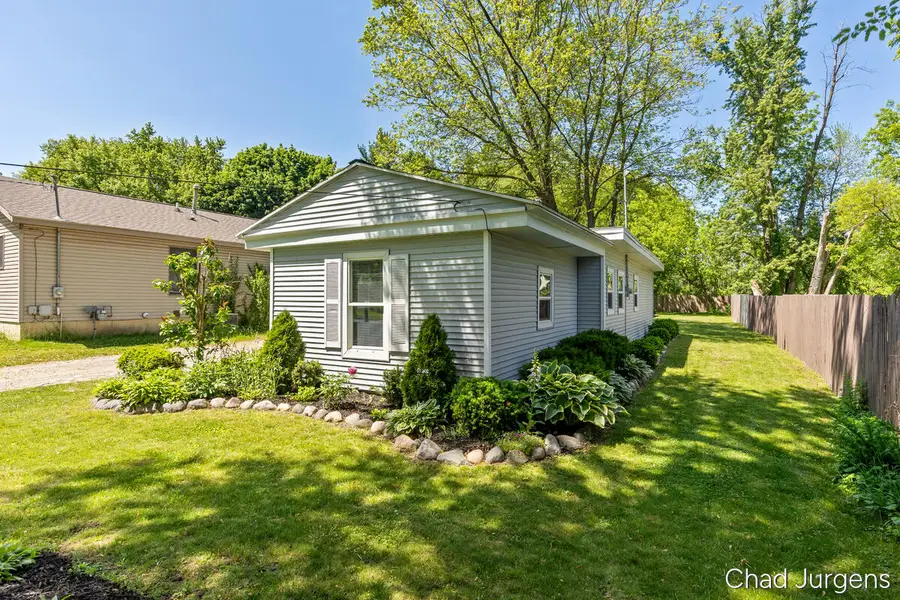 841 Harding Street Nw, Grand Rapids, MI 49544 - #2