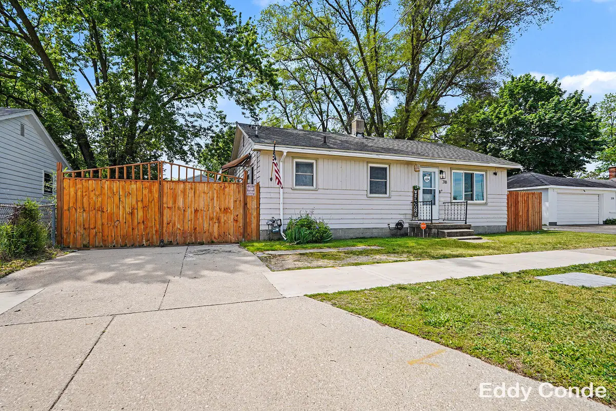 318 54th Street Sw, Grand Rapids, MI 49548 - #1