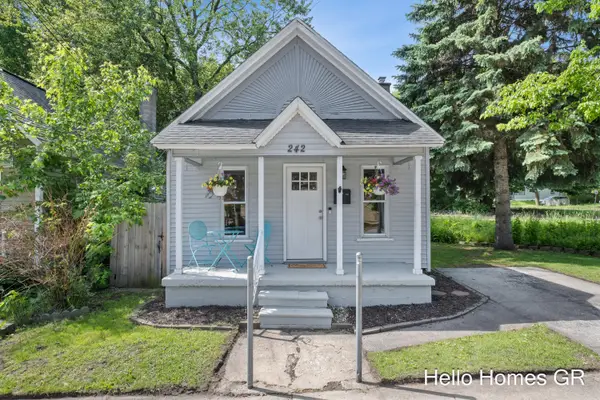 242 Matilda Street Ne, Grand Rapids, MI 49503