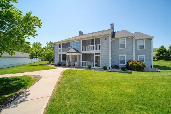 822 W Barrington Circle, Jackson, MI 49203