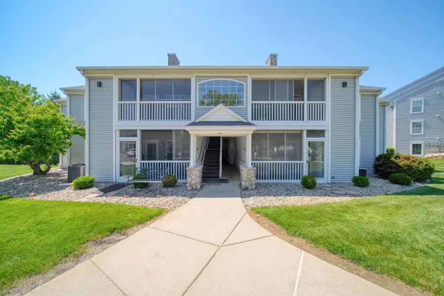 822 W Barrington Circle, Jackson, MI 49203 - #2