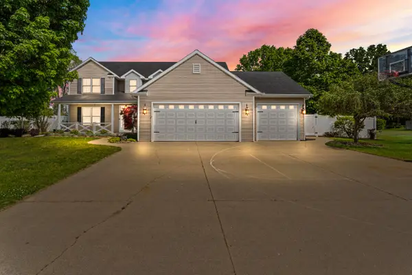 4292 S Royal Curv, St. Joseph, MI 49085