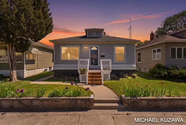 1438 Pennoyer Avenue, Grand Haven, MI 49417