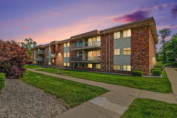 734 W Kilgore Road #303, Kalamazoo, MI 49008