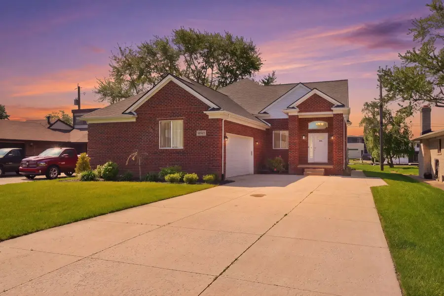 48484 Jefferson Avenue, New Baltimore, MI 48047 - #2