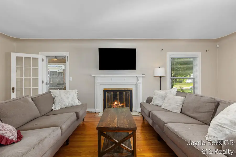 1853 Leonard Street Nw, Grand Rapids, MI 49504 - #3