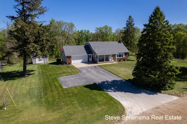 9861 Pierce Street, Zeeland, MI 49464