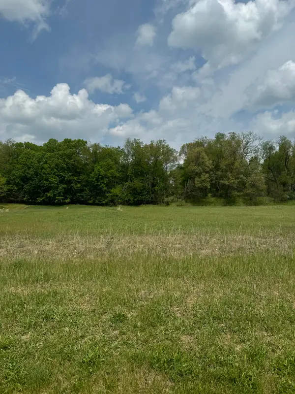 8265 Sunset Lane Se, Alto, MI 49302