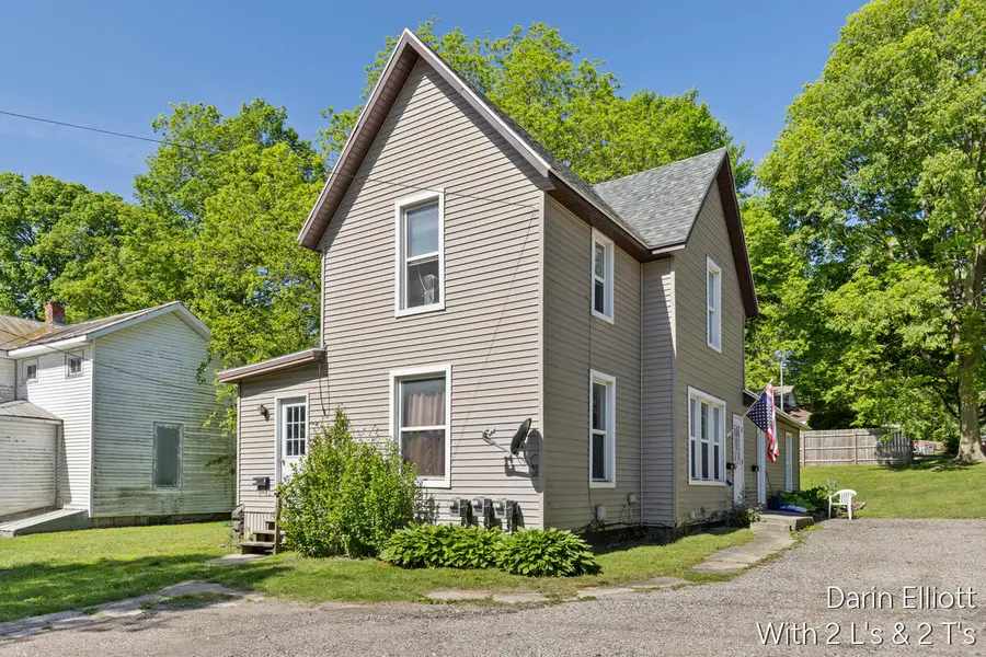 736 N Michigan Avenue, Hastings, MI 49058 - #2