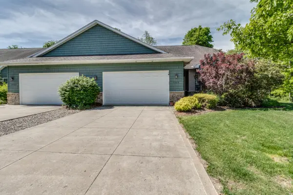 7024 Green Ridge Boulevard, Battle Creek, MI 49017