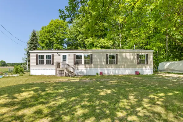 2757 127th Avenue, Morley, MI 49336